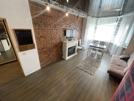 Продам двухкомнатную (2-комн.) квартиру, Мира пр-кт, 26, Комсомольск-на-Амуре г