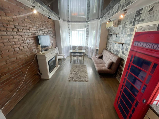 Продам двухкомнатную (2-комн.) квартиру, Мира пр-кт, 26, Комсомольск-на-Амуре г