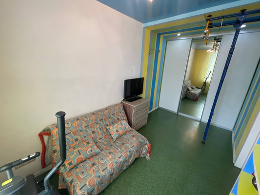 Продам двухкомнатную (2-комн.) квартиру, Мира пр-кт, 26, Комсомольск-на-Амуре г