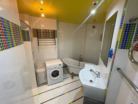 Продам двухкомнатную (2-комн.) квартиру, Мира пр-кт, 26, Комсомольск-на-Амуре г