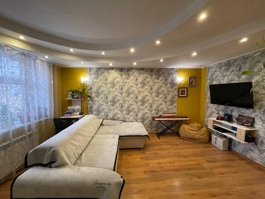 Продам трехкомнатную (3-комн.) квартиру, Мира ул, 52, Ханты-Мансийск г