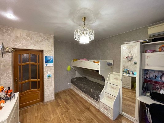 Продам трехкомнатную (3-комн.) квартиру, Мира ул, 52, Ханты-Мансийск г