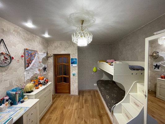 Продам трехкомнатную (3-комн.) квартиру, Мира ул, 52, Ханты-Мансийск г