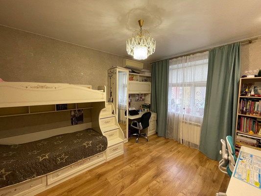 Продам трехкомнатную (3-комн.) квартиру, Мира ул, 52, Ханты-Мансийск г