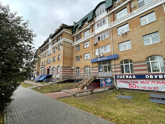 Продам трехкомнатную (3-комн.) квартиру, Мира ул, 52, Ханты-Мансийск г