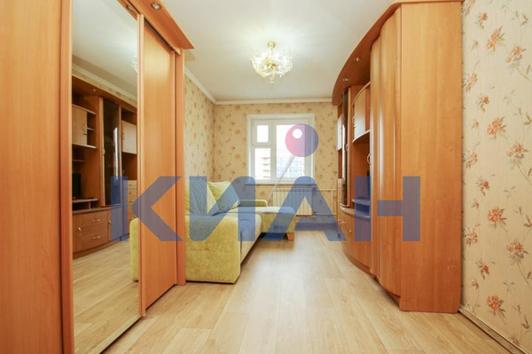 Продам трехкомнатную (3-комн.) квартиру, Урванцева ул, 2, Красноярск г