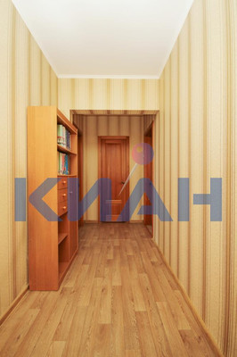 Продам трехкомнатную (3-комн.) квартиру, Урванцева ул, 2, Красноярск г