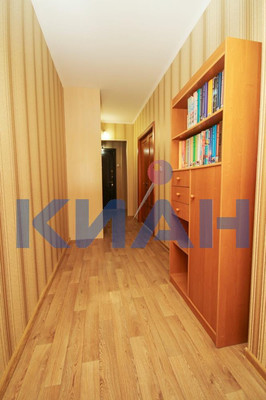 Продам трехкомнатную (3-комн.) квартиру, Урванцева ул, 2, Красноярск г