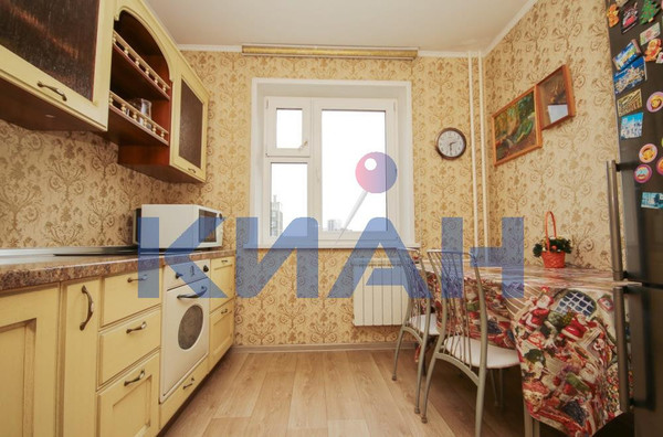 Продам трехкомнатную (3-комн.) квартиру, Урванцева ул, 2, Красноярск г