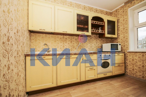 Продам трехкомнатную (3-комн.) квартиру, Урванцева ул, 2, Красноярск г