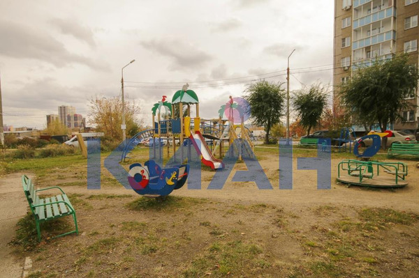 Продам трехкомнатную (3-комн.) квартиру, Урванцева ул, 2, Красноярск г