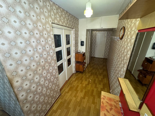 Продам трехкомнатную (3-комн.) квартиру, Первостроителей пр-кт, 20, Комсомольск-на-Амуре г
