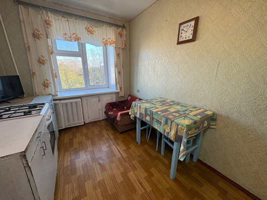 Продам трехкомнатную (3-комн.) квартиру, Первостроителей пр-кт, 20, Комсомольск-на-Амуре г