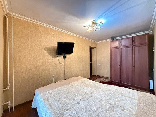 Продам трехкомнатную (3-комн.) квартиру, Ю.А.Гагарина ул, 24, Нальчик г