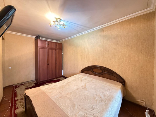 Продам трехкомнатную (3-комн.) квартиру, Ю.А.Гагарина ул, 24, Нальчик г