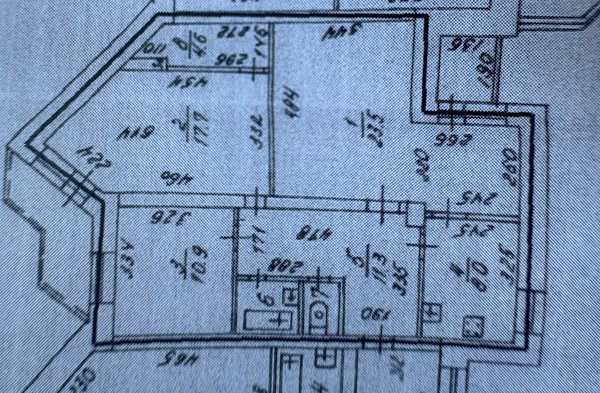 Продам трехкомнатную (3-комн.) квартиру, Токарей ул, 24, Екатеринбург г
