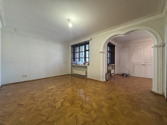 Продам трехкомнатную (3-комн.) квартиру, Токарей ул, 24, Екатеринбург г