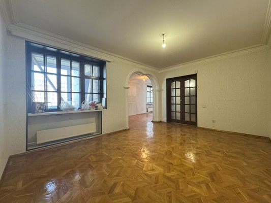 Продам трехкомнатную (3-комн.) квартиру, Токарей ул, 24, Екатеринбург г