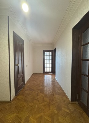 Продам трехкомнатную (3-комн.) квартиру, Токарей ул, 24, Екатеринбург г