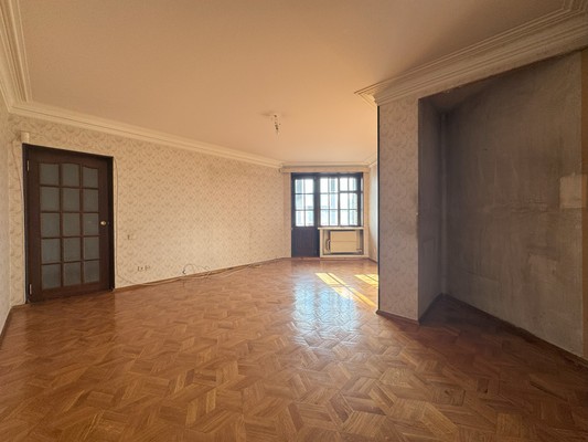 Продам трехкомнатную (3-комн.) квартиру, Токарей ул, 24, Екатеринбург г