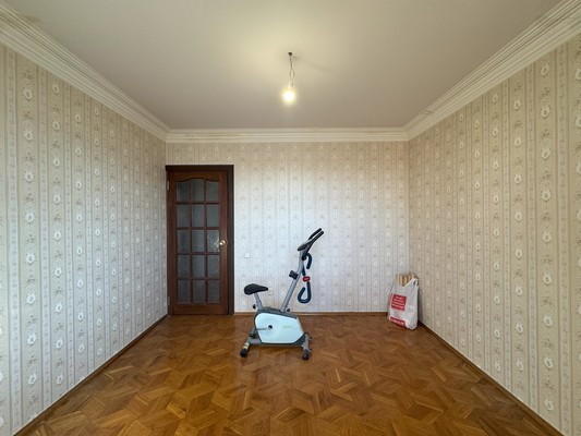 Продам трехкомнатную (3-комн.) квартиру, Токарей ул, 24, Екатеринбург г