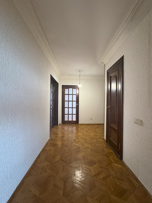 Продам трехкомнатную (3-комн.) квартиру, Токарей ул, 24, Екатеринбург г