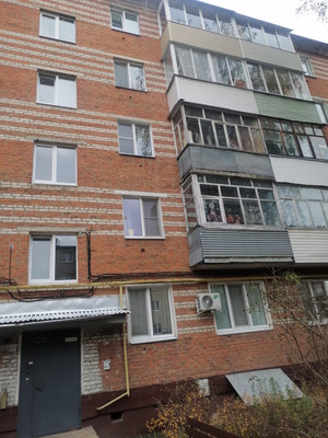 Продам двухкомнатную (2-комн.) квартиру, 50 лет ВЛКСМ ул, 8а, Алексин г