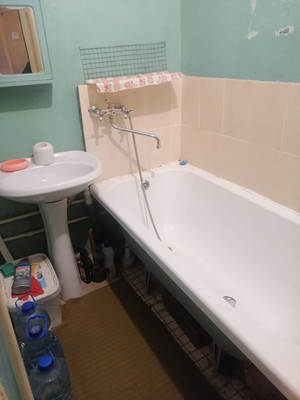 Продам двухкомнатную (2-комн.) квартиру, 50 лет ВЛКСМ ул, 8а, Алексин г