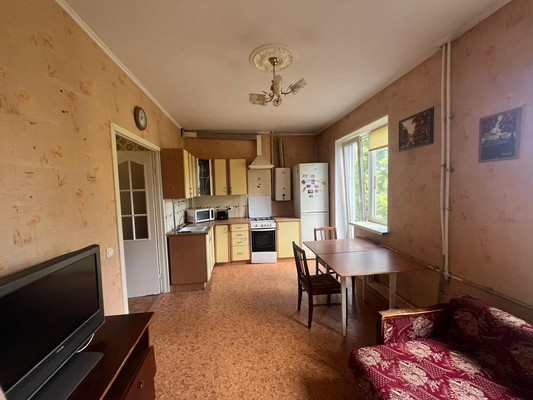 Продам двухкомнатную (2-комн.) квартиру, Радистов ул, 12, Калининград г