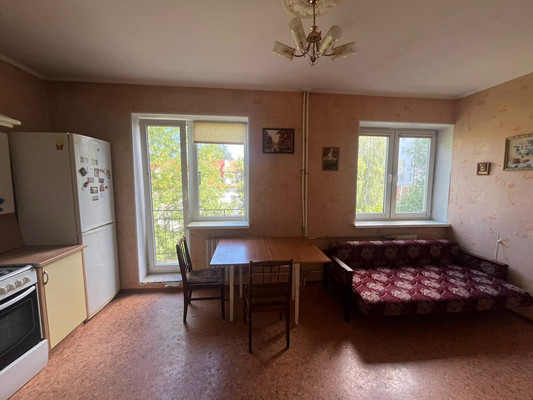 Продам двухкомнатную (2-комн.) квартиру, Радистов ул, 12, Калининград г