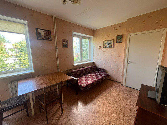 Продам двухкомнатную (2-комн.) квартиру, Радистов ул, 12, Калининград г