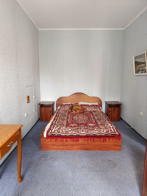 Продам двухкомнатную (2-комн.) квартиру, Радистов ул, 12, Калининград г