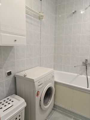 Продам двухкомнатную (2-комн.) квартиру, Радистов ул, 12, Калининград г