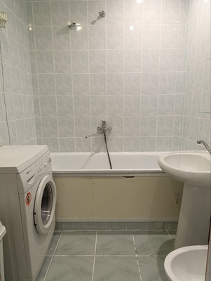 Продам двухкомнатную (2-комн.) квартиру, Радистов ул, 12, Калининград г