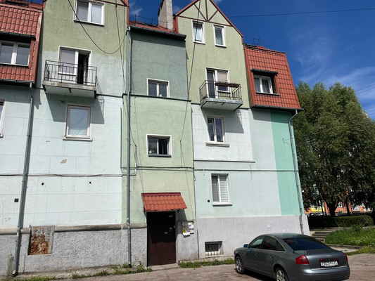 Продам двухкомнатную (2-комн.) квартиру, Радистов ул, 12, Калининград г