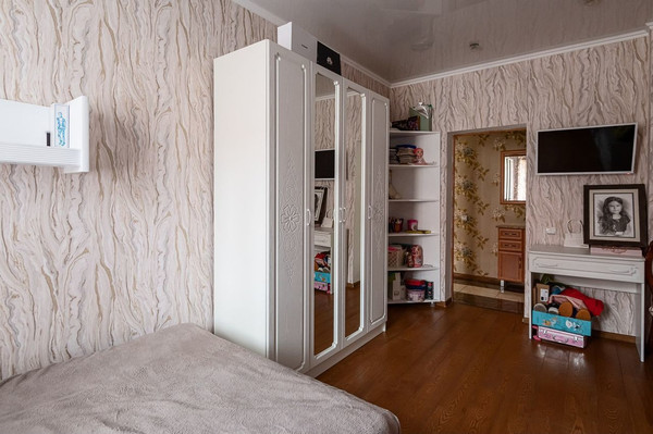 Продам многокомнатную квартиру, Коммунальная ул, 32, Калининград г