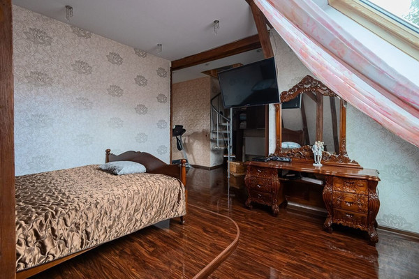 Продам многокомнатную квартиру, Коммунальная ул, 32, Калининград г