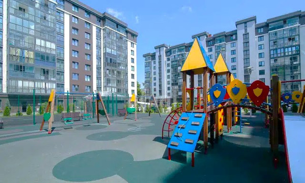 Продам многокомнатную квартиру, Космонавта Леонова ул, 55, Калининград г