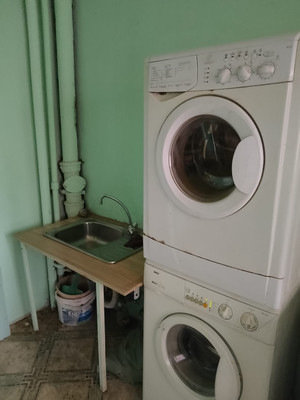 Продам комнату в 6-комн. квартире, Ударников пр-кт, 49Ак2, Санкт-Петербург г