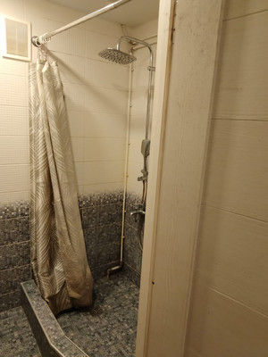 Продам комнату в 6-комн. квартире, Ударников пр-кт, 49Ак2, Санкт-Петербург г