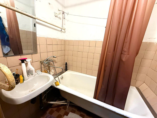 Продам однокомнатную (1-комн.) квартиру, Комарова ул, 50, Апшеронск г