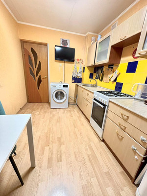 Продам трехкомнатную (3-комн.) квартиру, Лесная ул, 25А, Вялки д