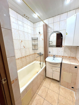 Продам трехкомнатную (3-комн.) квартиру, Лесная ул, 25А, Вялки д
