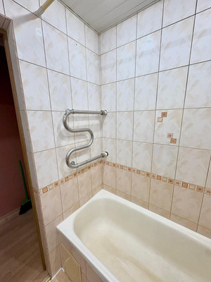 Продам трехкомнатную (3-комн.) квартиру, Лесная ул, 25А, Вялки д