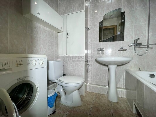 Продам однокомнатную (1-комн.) квартиру, Белореченская ул, 34к1, Москва г