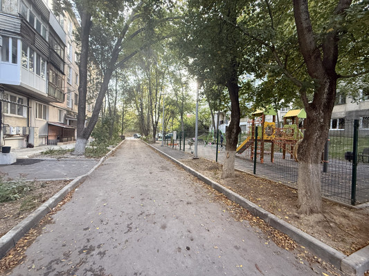 Продам трехкомнатную (3-комн.) квартиру, Кечкеметская ул, 79, Автодор тер. СПК