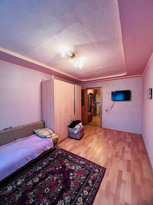 Продам трехкомнатную (3-комн.) квартиру, Малышева ул, 18, Сыктывкар г