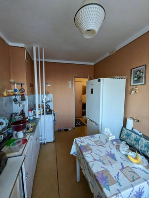 Продам трехкомнатную (3-комн.) квартиру, Залесская ул, 87, Симферополь г