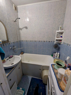 Продам трехкомнатную (3-комн.) квартиру, Залесская ул, 87, Симферополь г