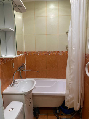 Продам двухкомнатную (2-комн.) квартиру, Гагарина ул, 81, Казань г